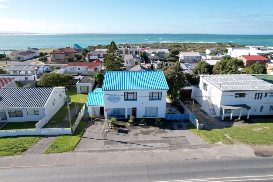 7 Bedroom Property for Sale in Struisbaai Western Cape